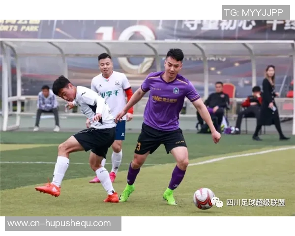 李晓足球:从青涩少年到职业球员的成长之路与梦想追逐